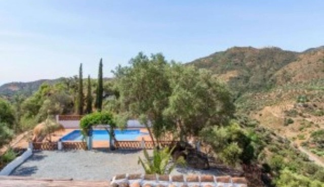 Casa Pájaros Del Este -Luxury villa with private pool and views in Axarquia