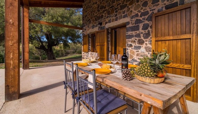 Casa Pedra 2 - One Bedroom Villa, Sleeps 3