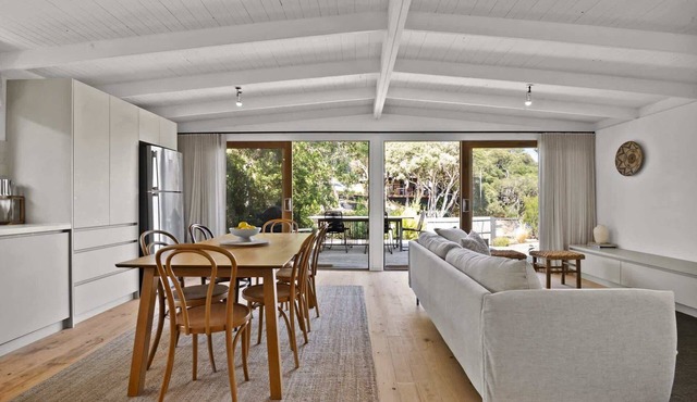 Casa Piccolo – Deck, BBQ, Fireplace + Parking