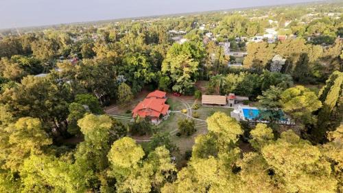 Casa quinta con pileta y cancha fútbol