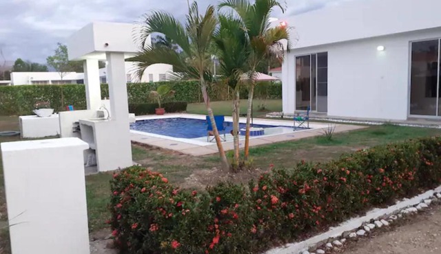 Casa Quinta con Piscina Privada en El Imperio Tolima