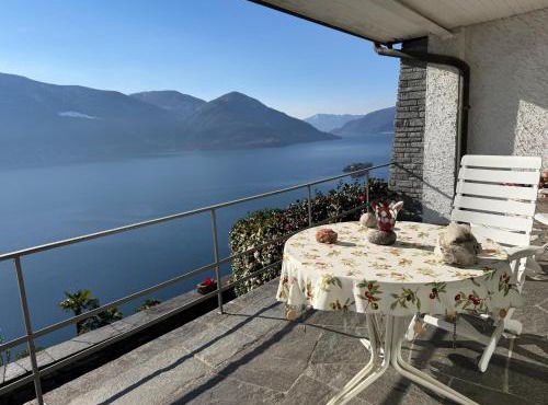 Casa Rocca Nera by HolAp