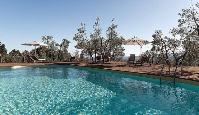 Casa Ruta F: A characteristic and welcoming cottage surrounded by the greenery, with Free WI-FI.