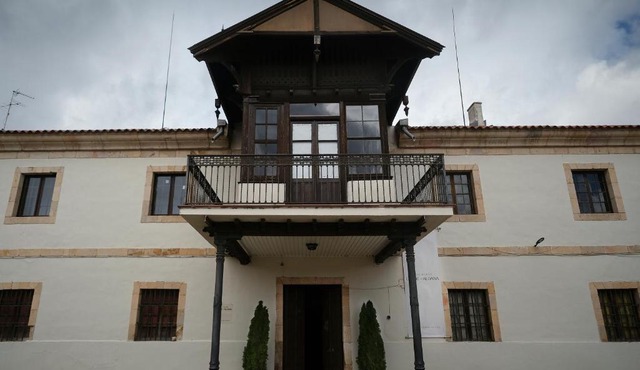 CASA RURAL PALACIO CONDE DE ALDANA con piscina entre encinares y dehesas