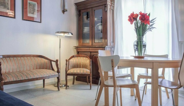 CASA SANGREGORIO FLAT: AT HOME IN THE OLD NAPLES