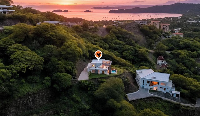 Casa Shantí: Your Private Paradise Above the Bay