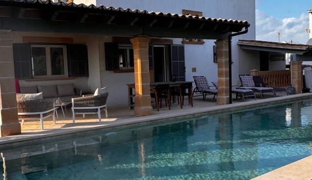 Casa Sigrunella+with infinity pool (12x4m)+ in Cala Llombards