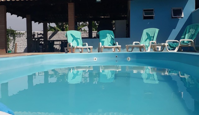 Casa Simples com Quiosque e Piscina