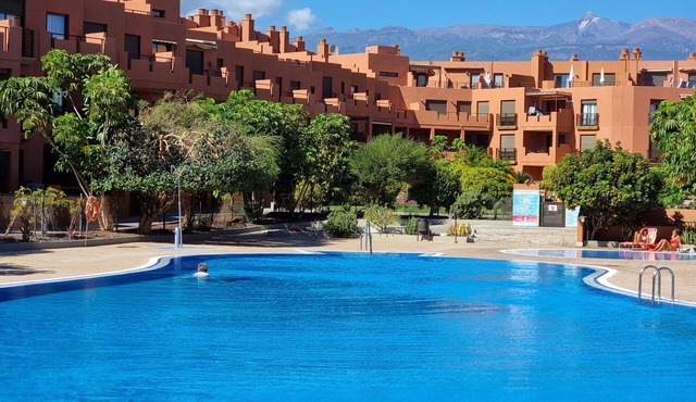 Casa Soleada close to sea + beach, 2 pools, terrace, sea views,TV, Wifi