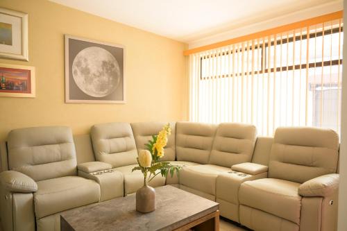 Casa Teresita - Amplia y cómoda en zona tranquila y bien conectada