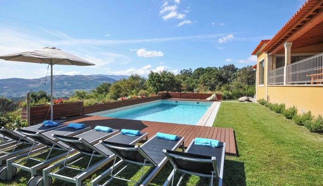 Casa Tranquilo - Four Bedroom Villa, Sleeps 8
