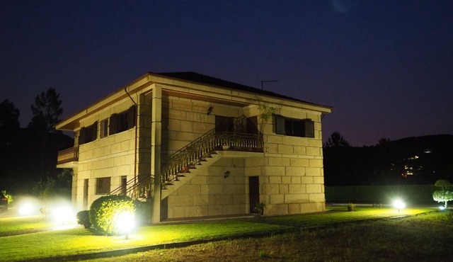 Casa Travessa do Monte by LovelyStay