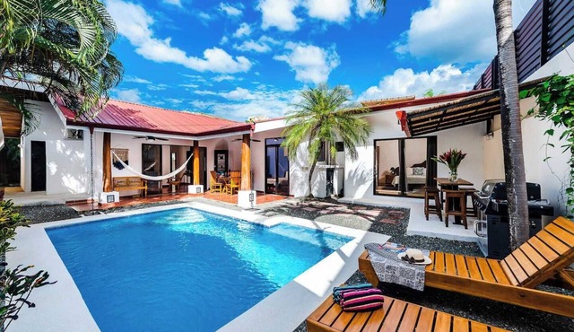 Casa Tropical☙Remodeled Beach Oasis Perfect for resting and relaxing ❧