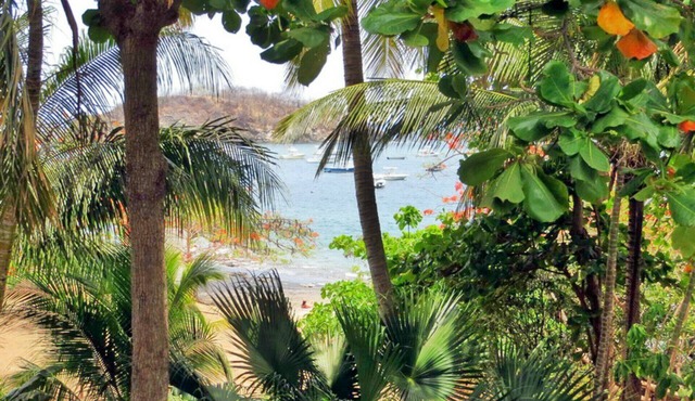 Casa Uno, Beachfront in Lovely Playa Ocotal.