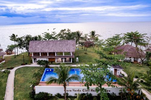 Casa Verde Cliff Resort & Spa