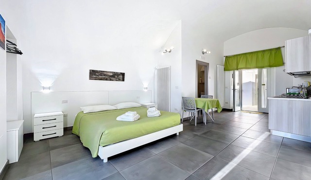 Casa Veroncelli Apartment with Sea View, Balcony and Wi-Fi