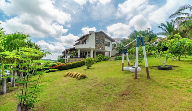 Casa Villa La Bohemia, in the mountains facing the sea