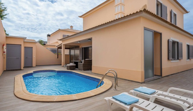 Casa Vista Azul – With Pool, in Porto Santo