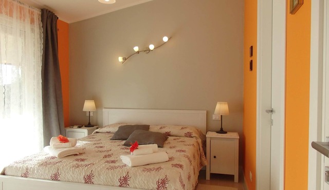 Casacilla, modern semi-detached villa with view and garden