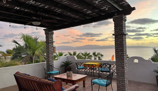 CASACORAZONmx “Sunrise” Executive 1bd 2bth - Full kitchen-patios- Views! 250n