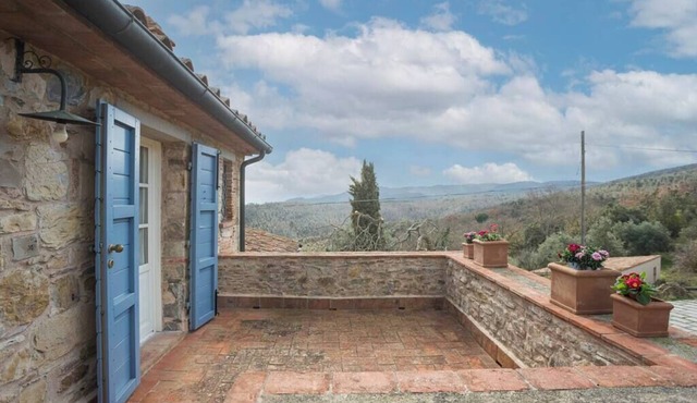 Casale degli Olmi, historic villa with terrace and enchanting view