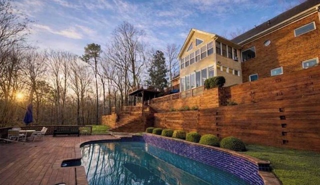 CasanovaATL Luxury Pool/Studio/Gameroom, Theater