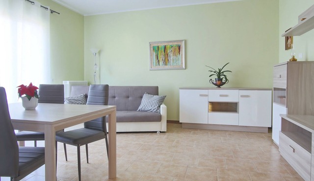 Casasco 79 - Two Bedroom Apartment, Sleeps 5