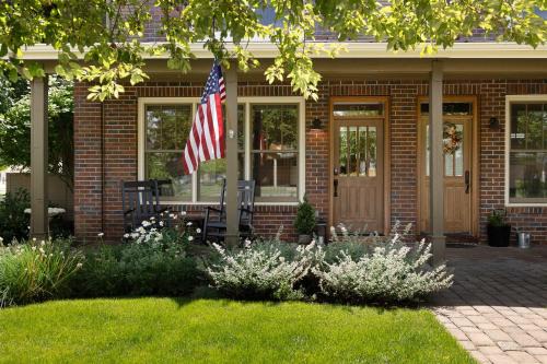 Cascade Cottage in Pine Meadows for 6