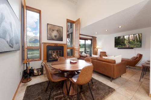 Cascade Village 18