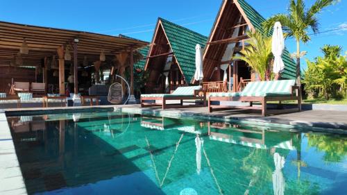 Cascadia Rad Villa