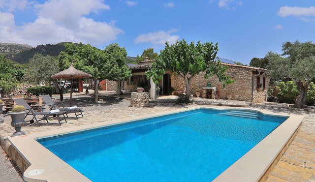 Caselles de Baix 102 charming country house, with private swimming pool, terrace, barbecue and WiFi