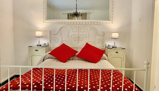 Casetta Ambretta, A quiet boutique loft in the heart of historic village