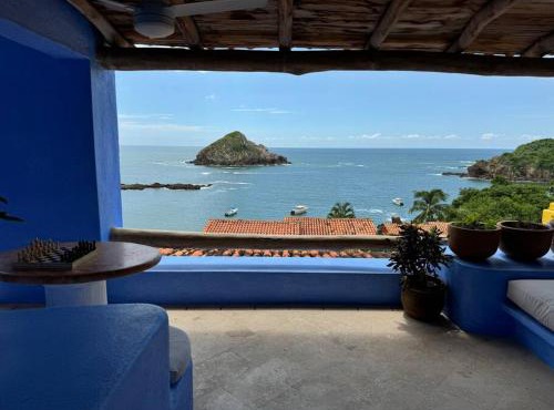 Casita Hermanitas - 3 bedroom panoramic ocean views with private cook