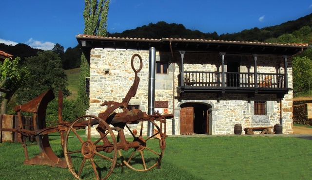 Casona del Castaniu