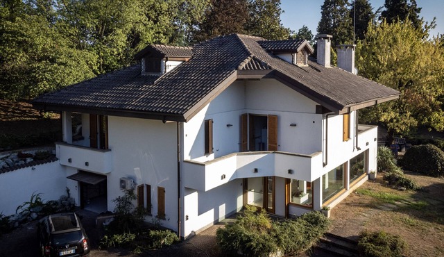 Castelleto Monferrato Villa with Private Pool and Tennis Court in Wine Region