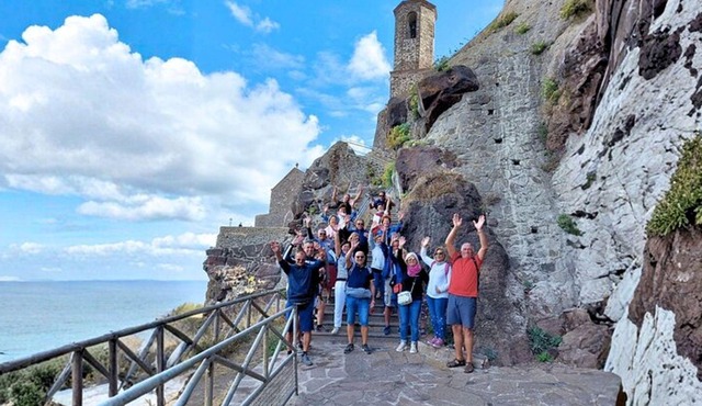 Castelsardo old town tour with aperitif