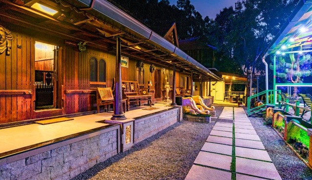 Castillo De Woods , The Private Luxury Villa , 8 BHK, Vattavada