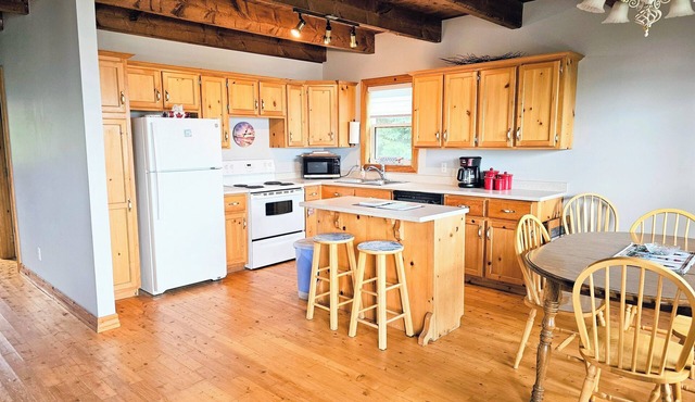 Castle Black A charming ocean view 3-bedroom cottage in Kildare PEI
