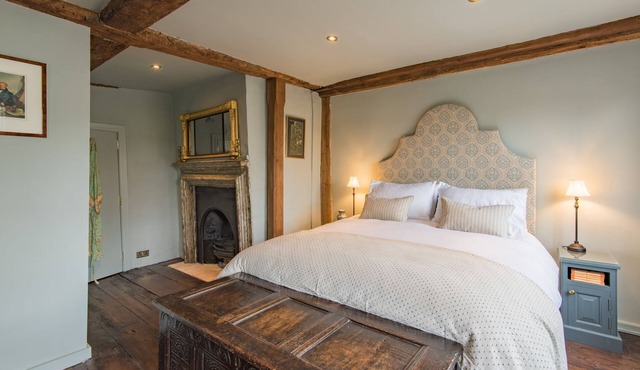 Castle View - a holiday let that sleeps 4 guests in 2 bedrooms