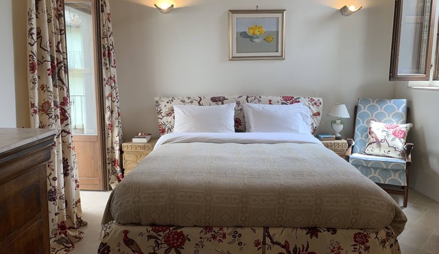 Castle-view holiday home nestled in national park