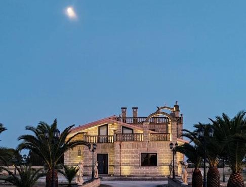 Castlehawk Resort