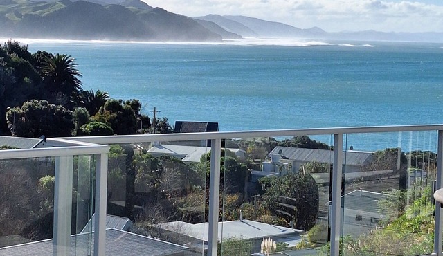 Castlepoint Coastal Escape - Sea Views & Beachside Bliss