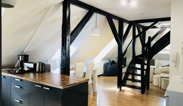 CATHEDRAL VIEW 2 minutes' walk away; AIR CONDITIONED DUPLEX - 3* CLASSIFIED CENTER