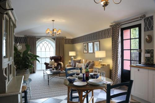 Cathedral View - Romantic Wye Valley Country House 1 Bed Apartment - Dog Friendly