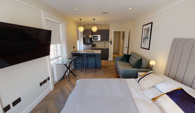 Cathedral Views | Heart of City | Communal Laundry