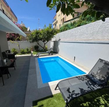 Caza pool Glyfada