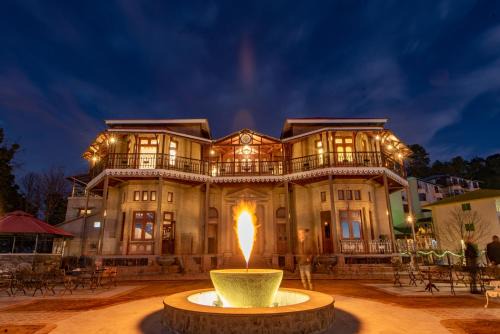 Cecil by Pearl Continental