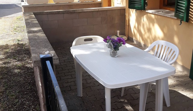 Cecina mare 200 mt from the sea ground floor, separate entrance, sleeps 4