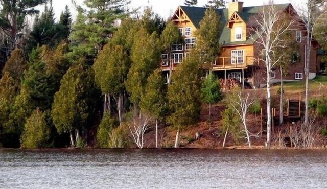 Cedar Brook Landing River Lodge - Browns Yard