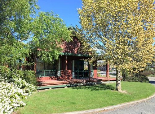 Cedar Chalets and Barkers Lodge